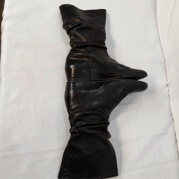 Stuart Weitzman Black Slouchy Runched Mid Calf Boots - Picture 12 of 14